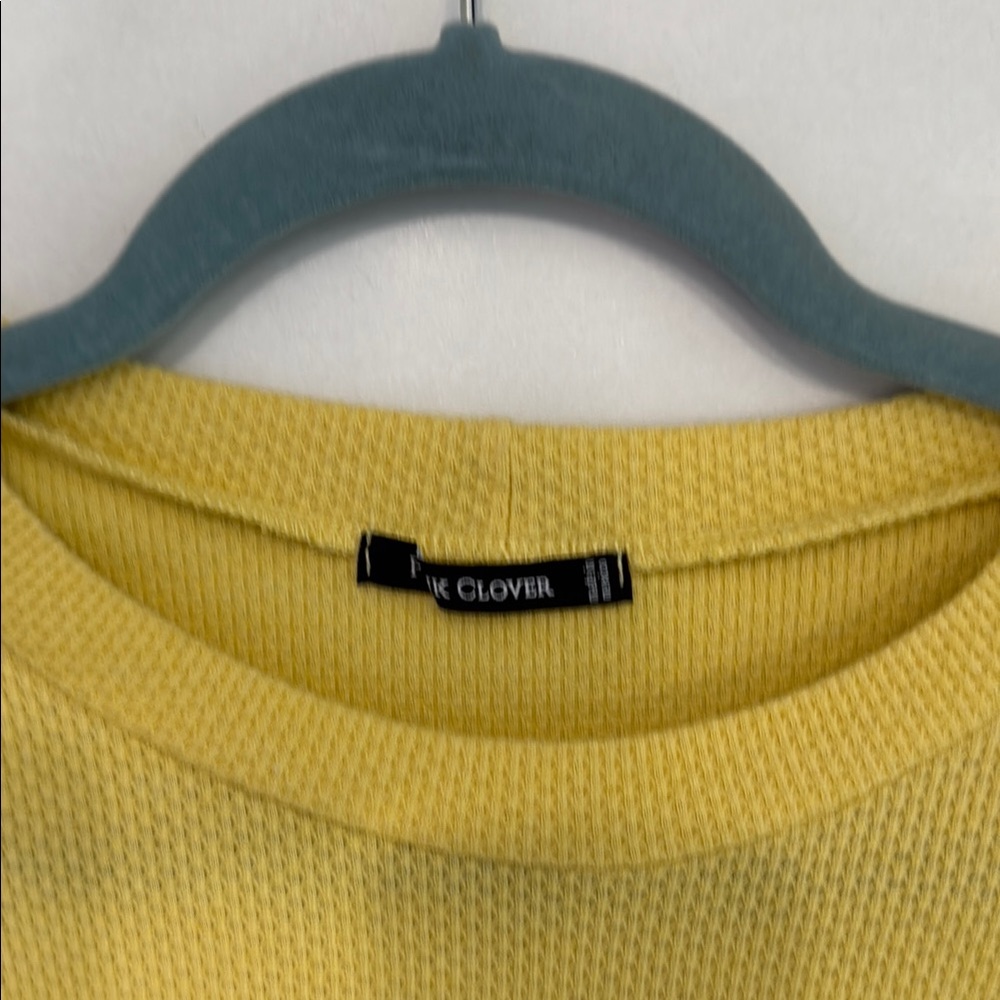 Pink Clover Yellow Ruffle Sleeve Top - Picture 4 of 4